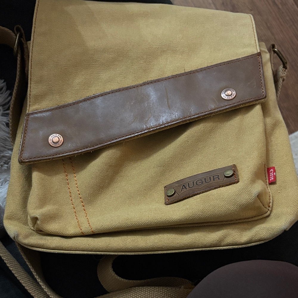 Augur Canvas Messenger Bag